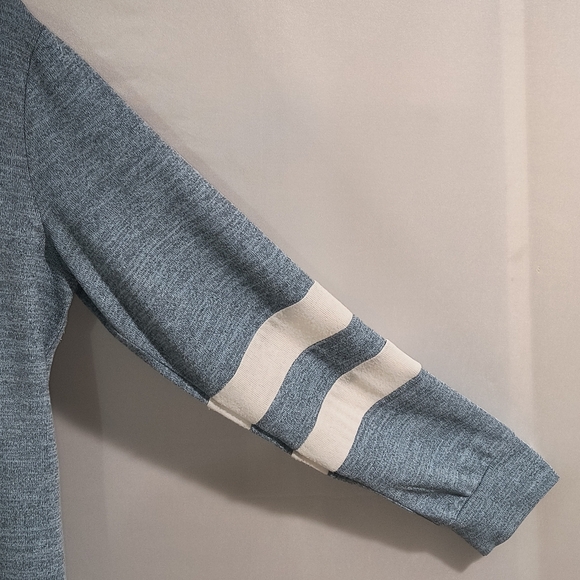 Women's Large Blue W/White Sleeve Stripes Crew Neck Sweater - Picture 8 of 10